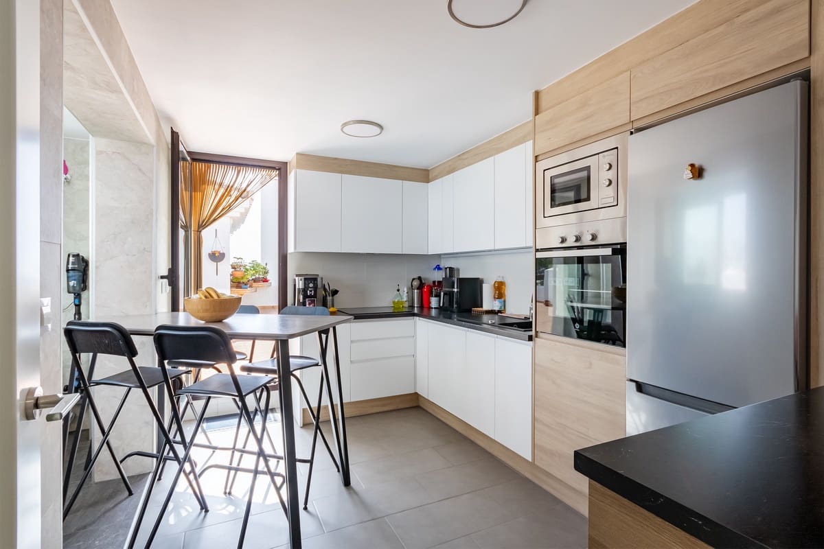 3 slaapkamer Penthouse te koop in Salobrena met zwembad garage - € 379.000 (Ref: 10033048)