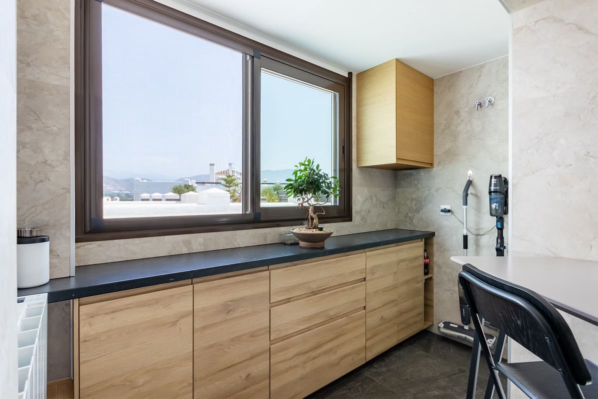 3 slaapkamer Penthouse te koop in Salobrena met zwembad garage - € 379.000 (Ref: 10033048)