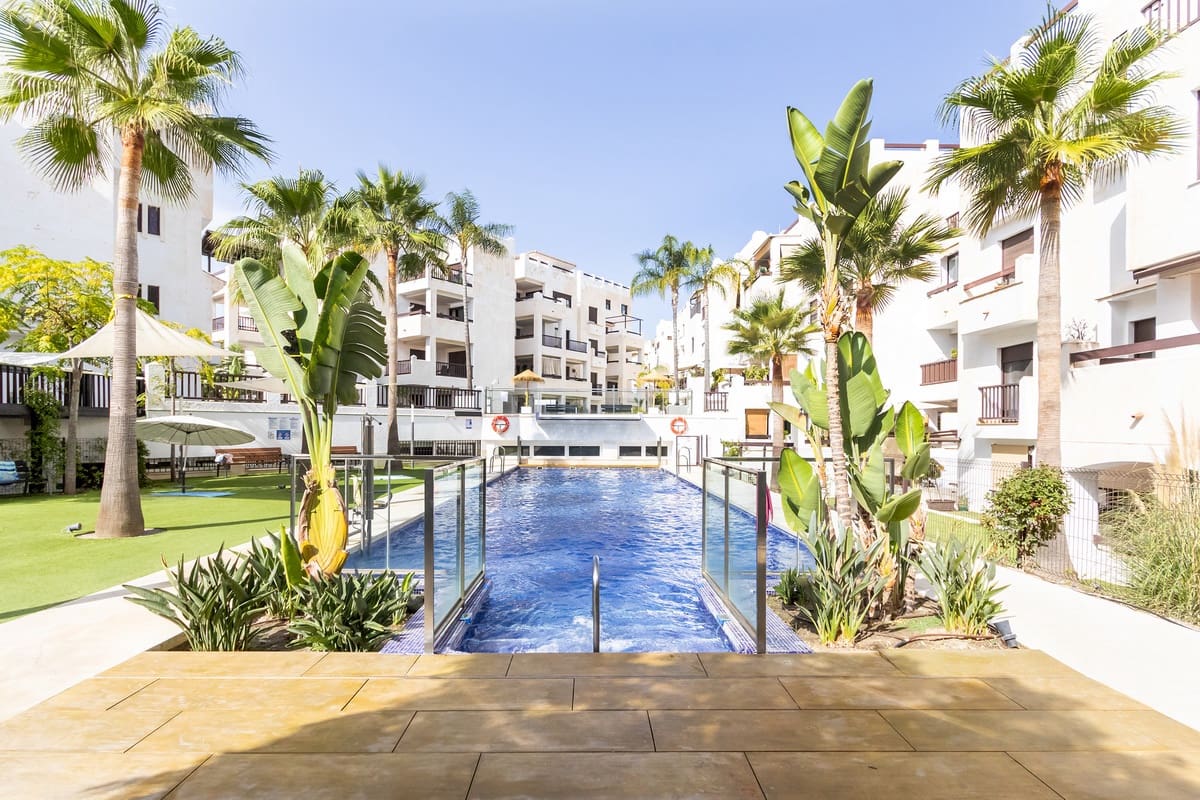 3 slaapkamer Penthouse te koop in Salobrena met zwembad garage - € 379.000 (Ref: 10033048)