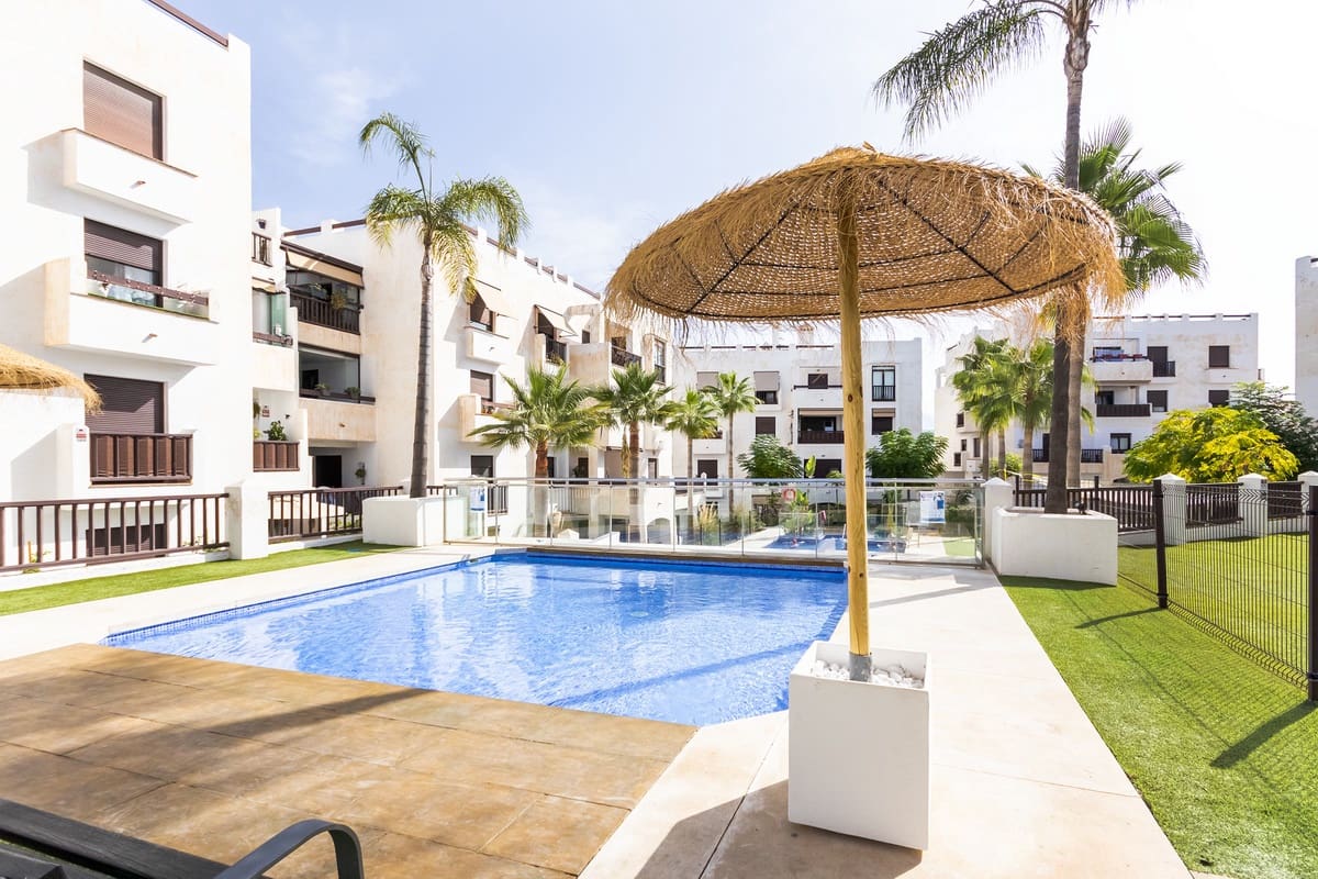 3 slaapkamer Penthouse te koop in Salobrena met zwembad garage - € 379.000 (Ref: 10033048)