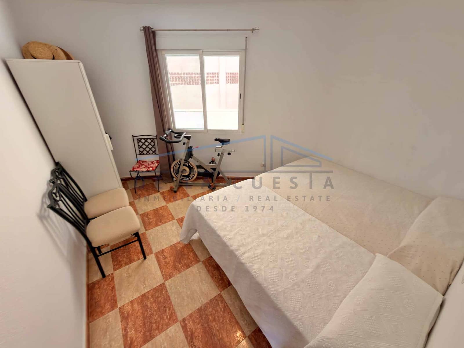 2 slaapkamer Rijtjeshuis te koop in La Herradura met garage - € 330.000 (Ref: 10070124)