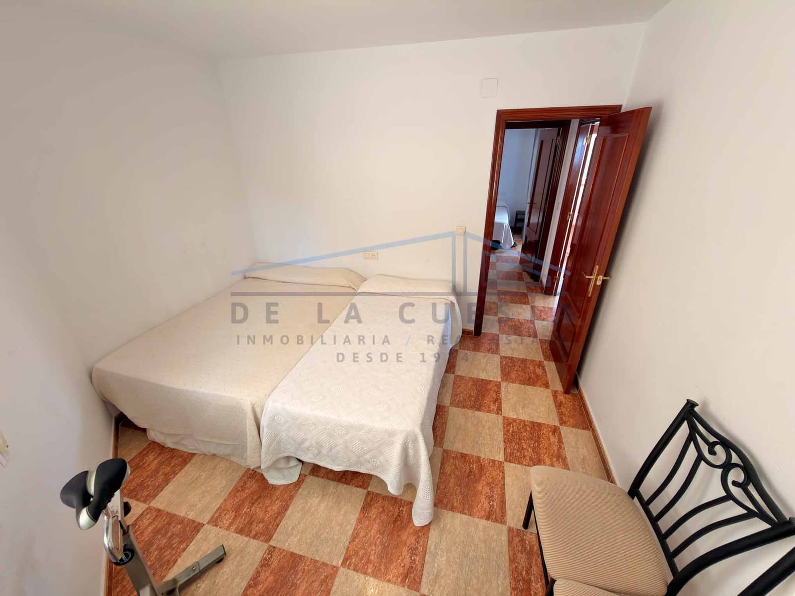 2 slaapkamer Rijtjeshuis te koop in La Herradura met garage - € 330.000 (Ref: 10070124)