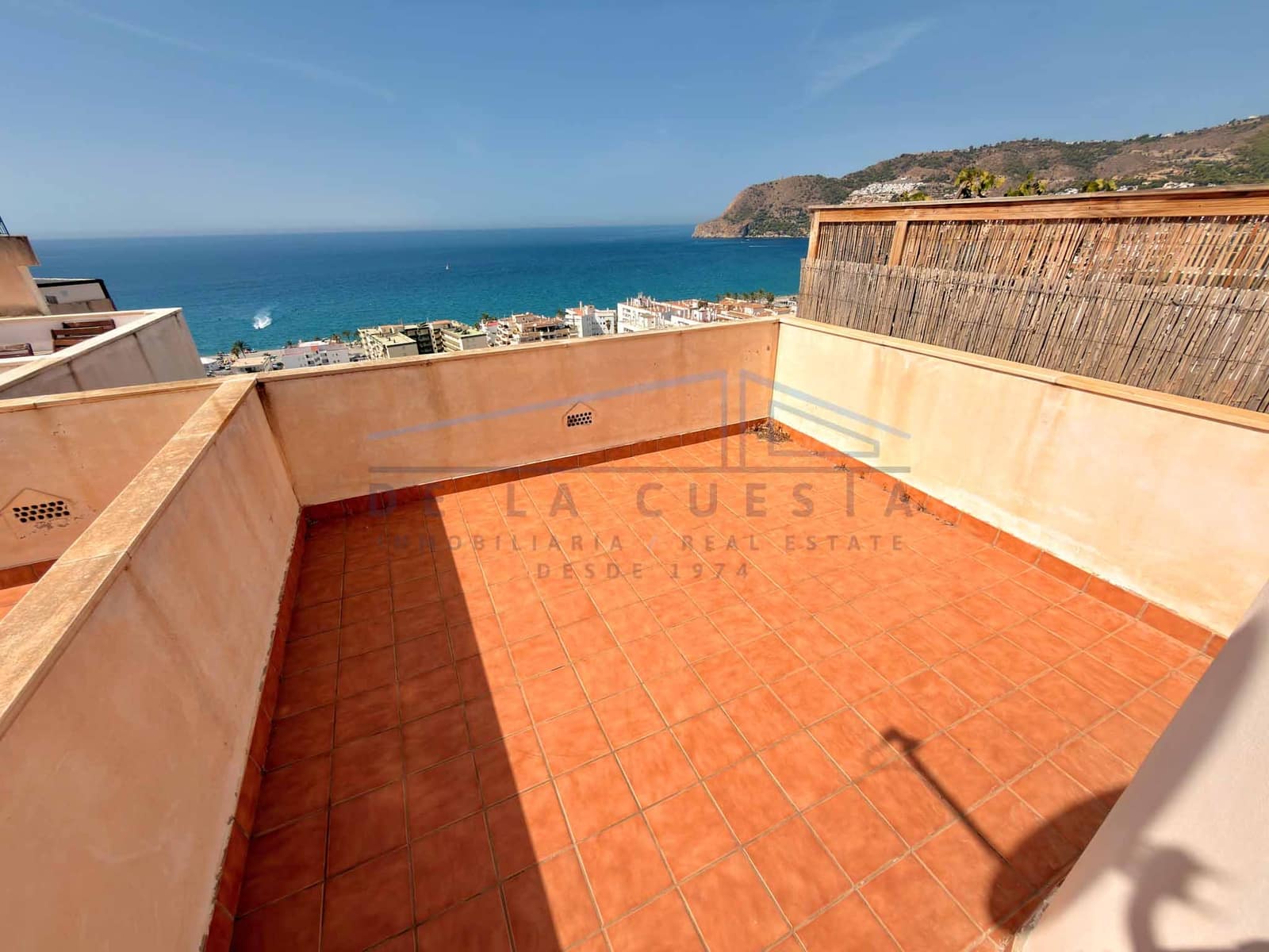 2 slaapkamer Rijtjeshuis te koop in La Herradura met garage - € 330.000 (Ref: 10070124)