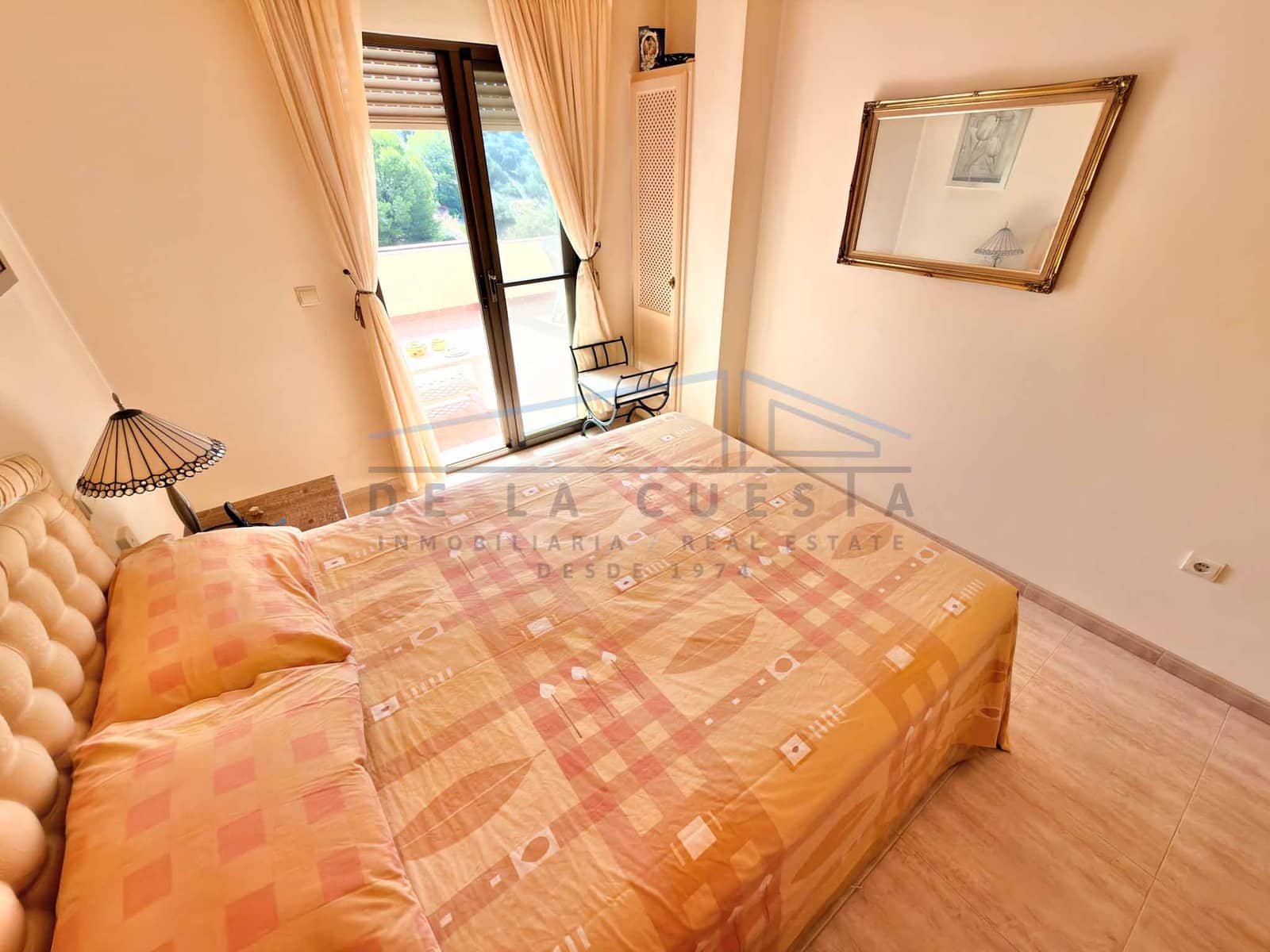 3 slaapkamer Rijtjeshuis te koop in La Herradura met garage - € 330.000 (Ref: 10070127)