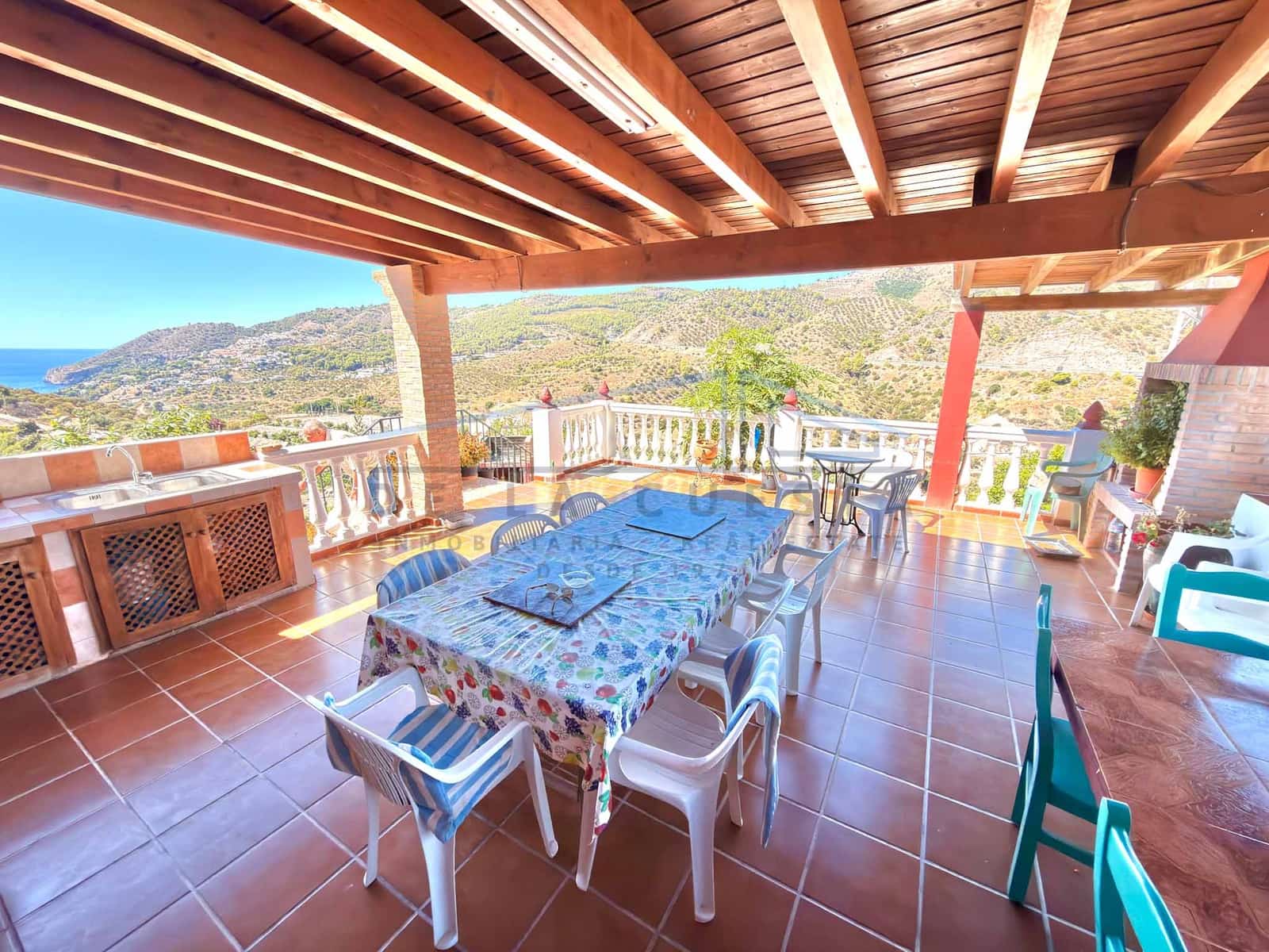 2 bedroom Finca/Country House for sale in La Herradura with pool garage - € 560,000 (Ref: 10125107)