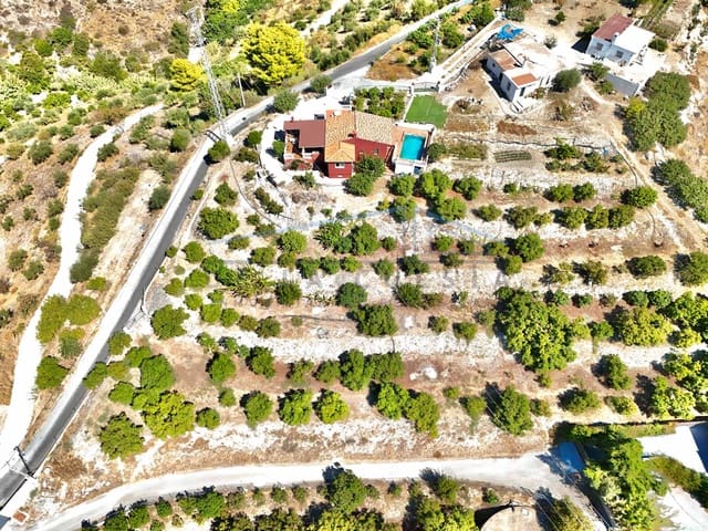 2 bedroom Finca/Country House for sale in La Herradura, Almuñécar with pool garage - € 560,000 (Ref: 10125107)