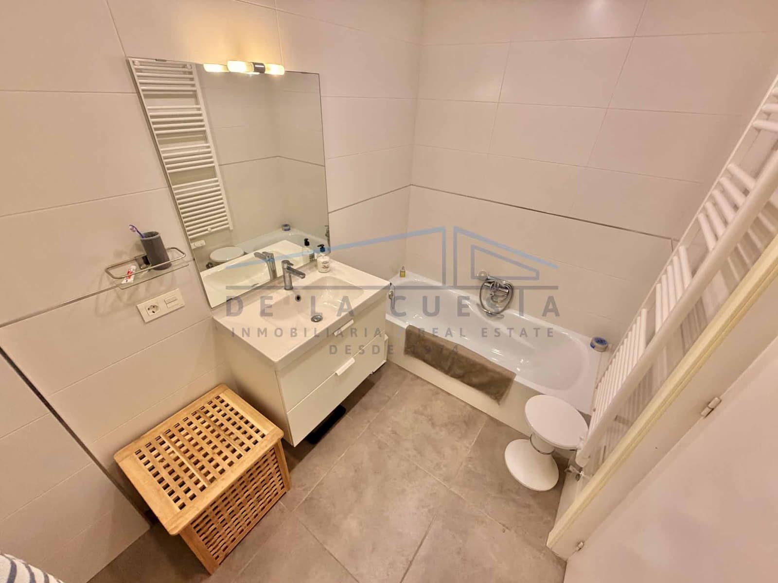 Apartamento de 2 habitaciones en La Herradura en venta - 345.000 € (Ref: 10136401)