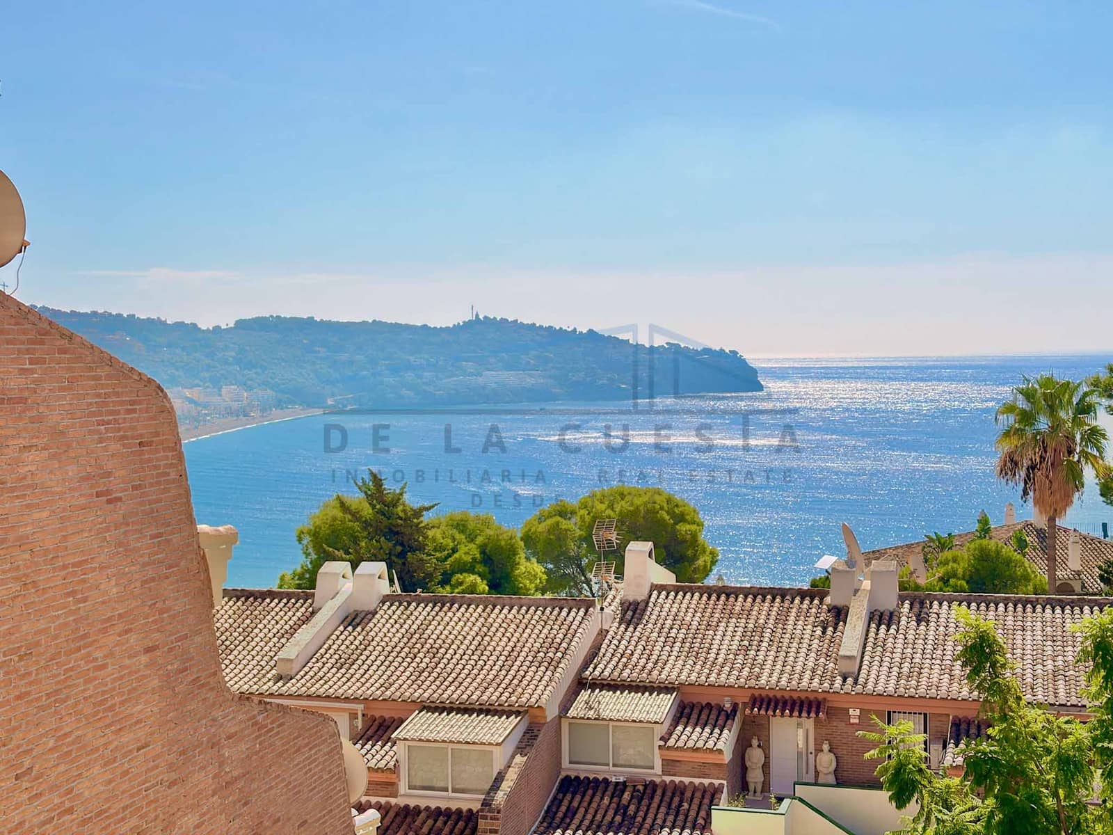 Apartamento de 2 habitaciones en La Herradura en venta - 345.000 € (Ref: 10136401)