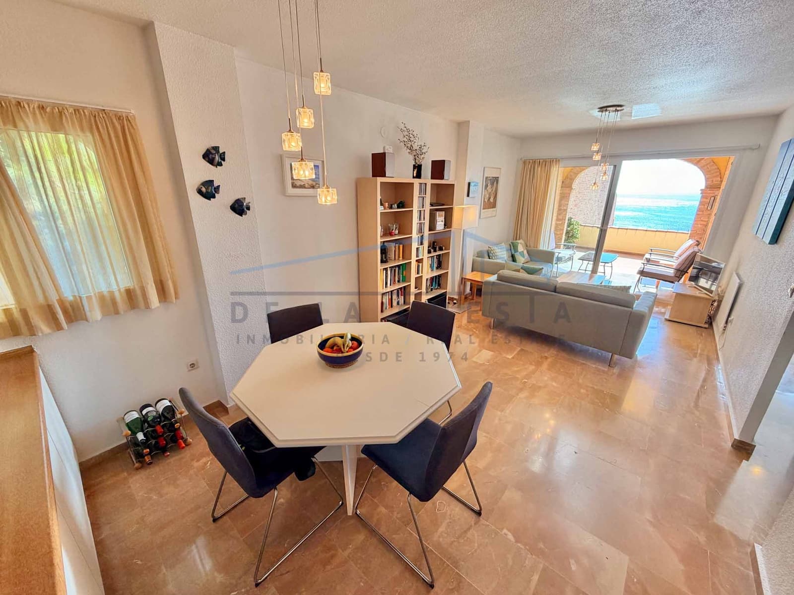 Apartamento de 2 habitaciones en La Herradura en venta - 345.000 € (Ref: 10136401)