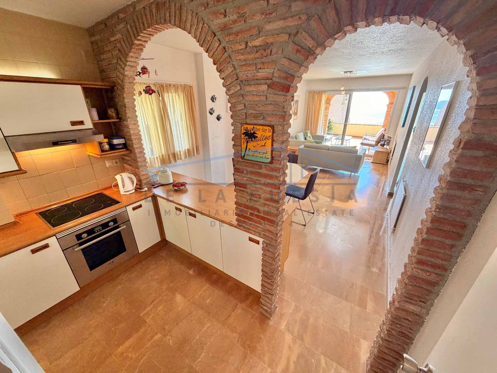 Apartamento de 2 habitaciones en La Herradura en venta - 345.000 € (Ref: 10136401)