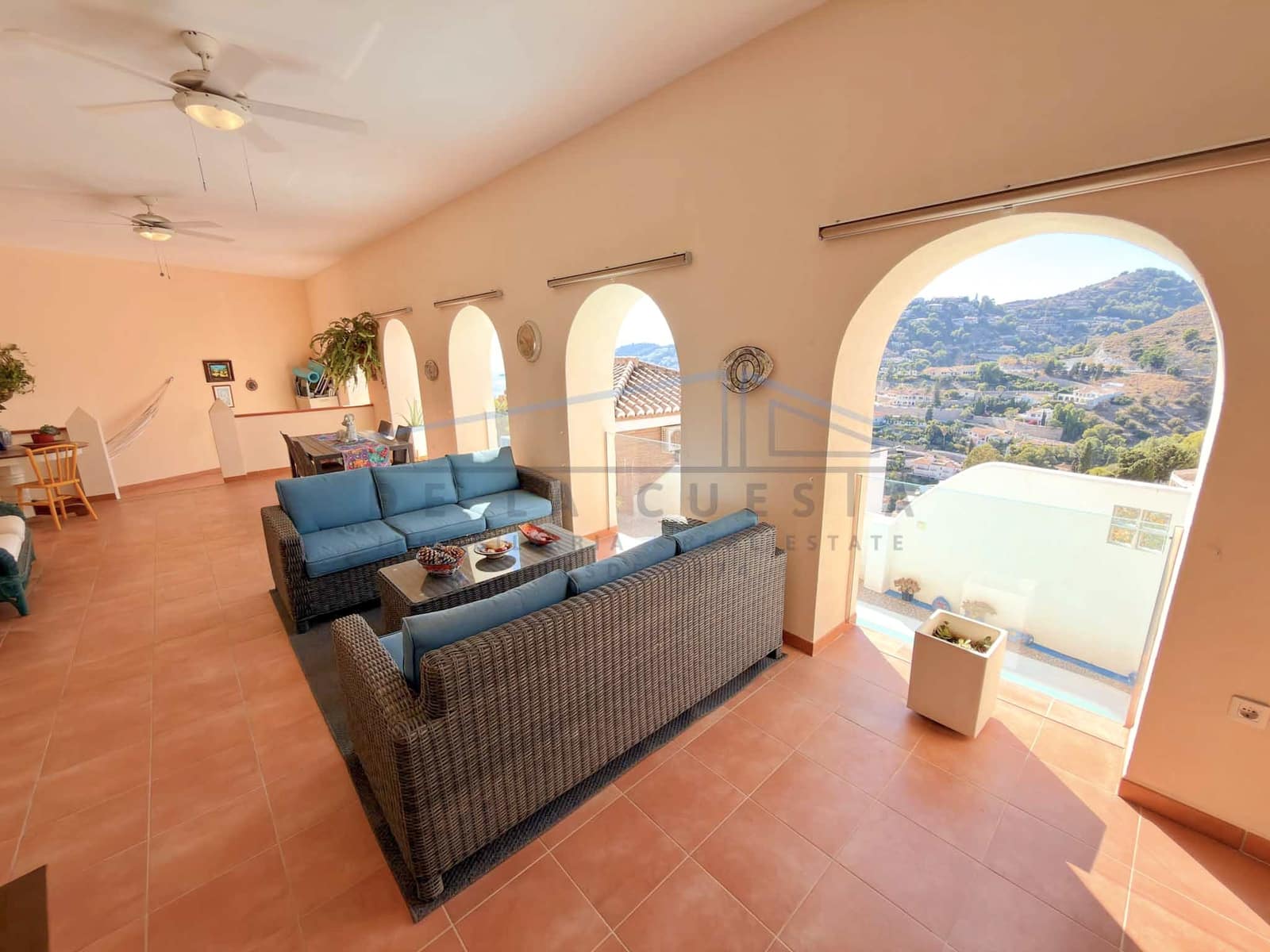 Casa de 3 habitaciones en Almuñécar en venta con piscina garaje - 749.000 € (Ref: 10156819)