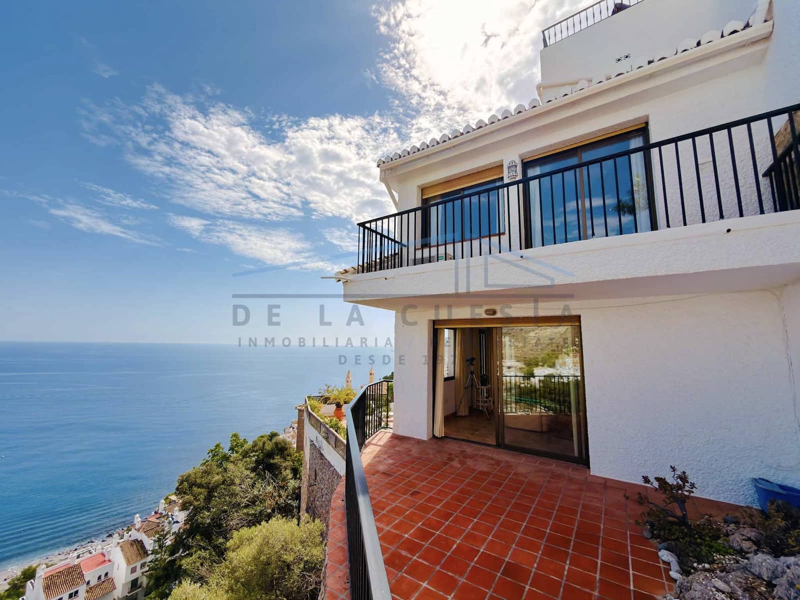 3 bedroom Villa for sale in La Herradura with pool garage - € 780,000 (Ref: 10163670)