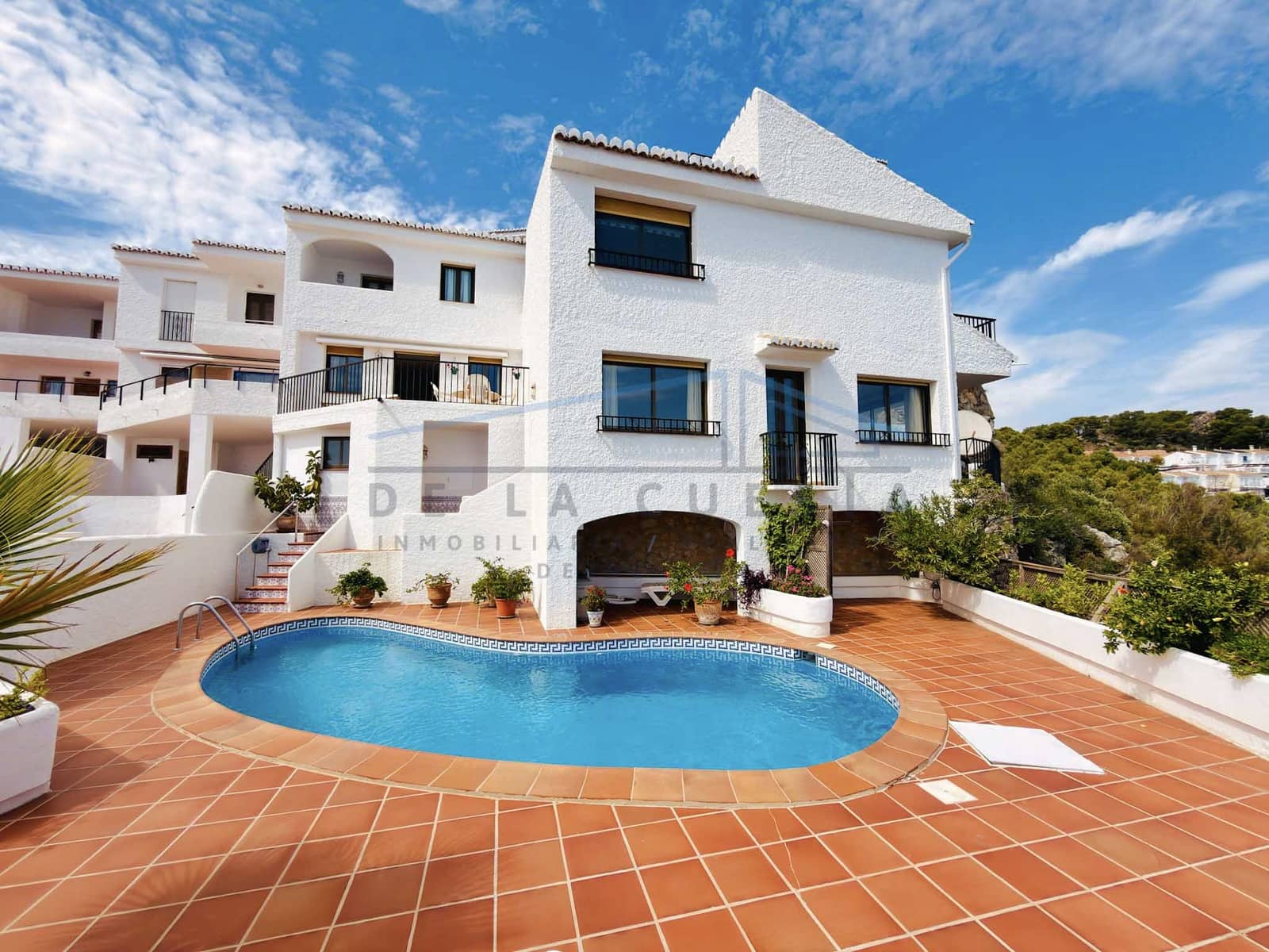 3 bedroom Villa for sale in La Herradura with pool garage - € 780,000 (Ref: 10163670)
