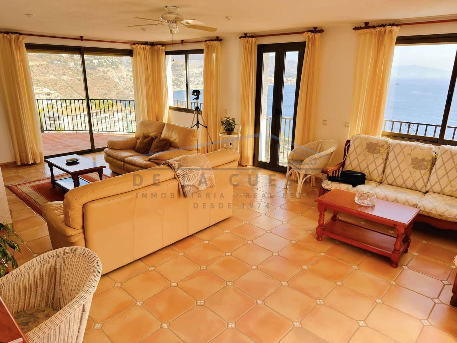 3 bedroom Villa for sale in La Herradura with pool garage - € 780,000 (Ref: 10163670)