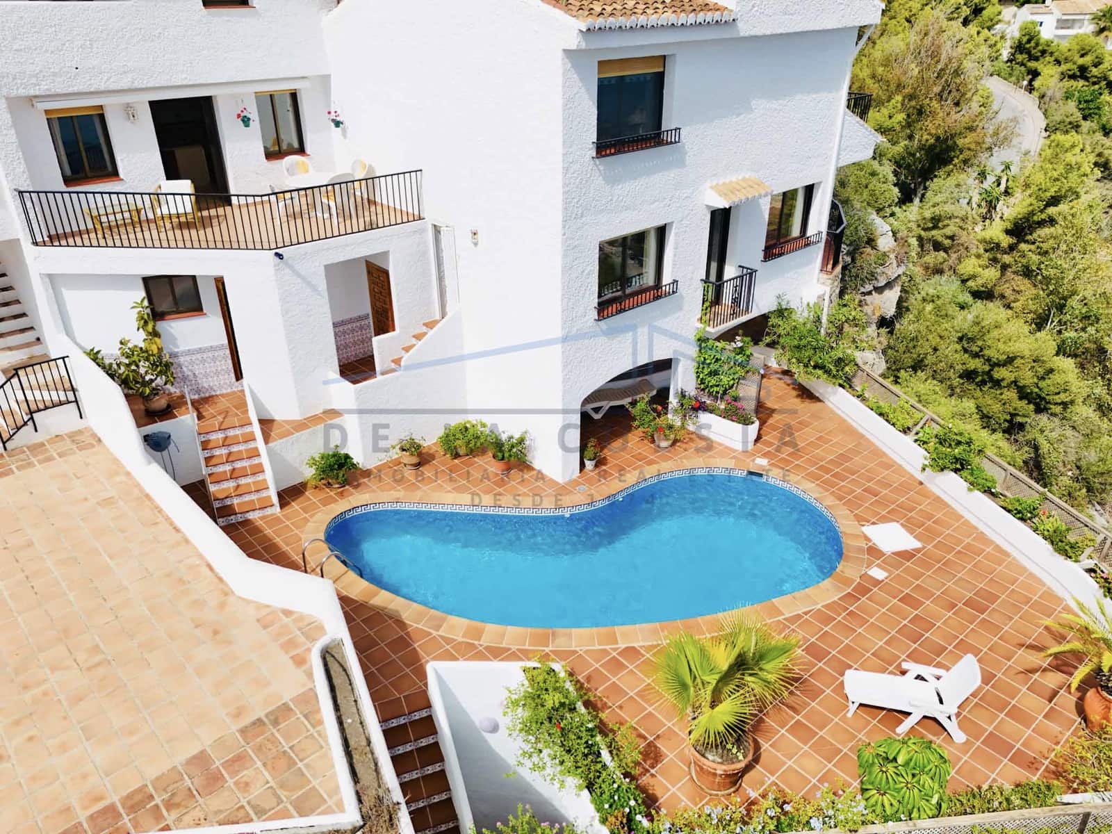 3 bedroom Villa for sale in La Herradura with pool garage - € 780,000 (Ref: 10163670)