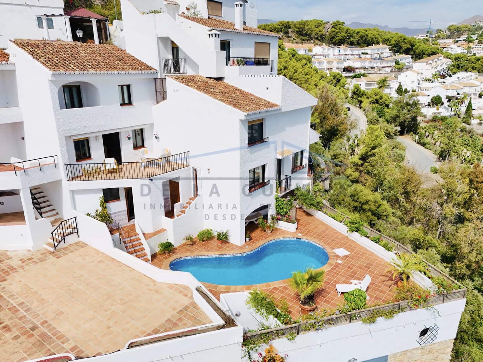 3 bedroom Villa for sale in La Herradura with pool garage - € 780,000 (Ref: 10163670)