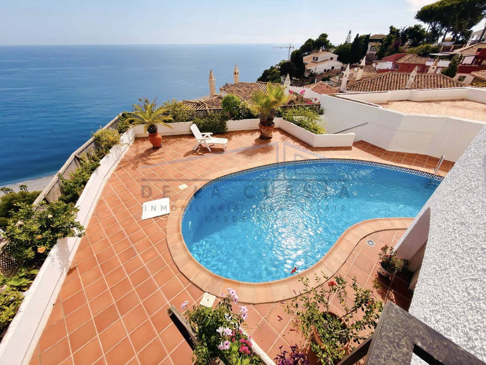 3 bedroom Villa for sale in La Herradura with pool garage - € 780,000 (Ref: 10163670)