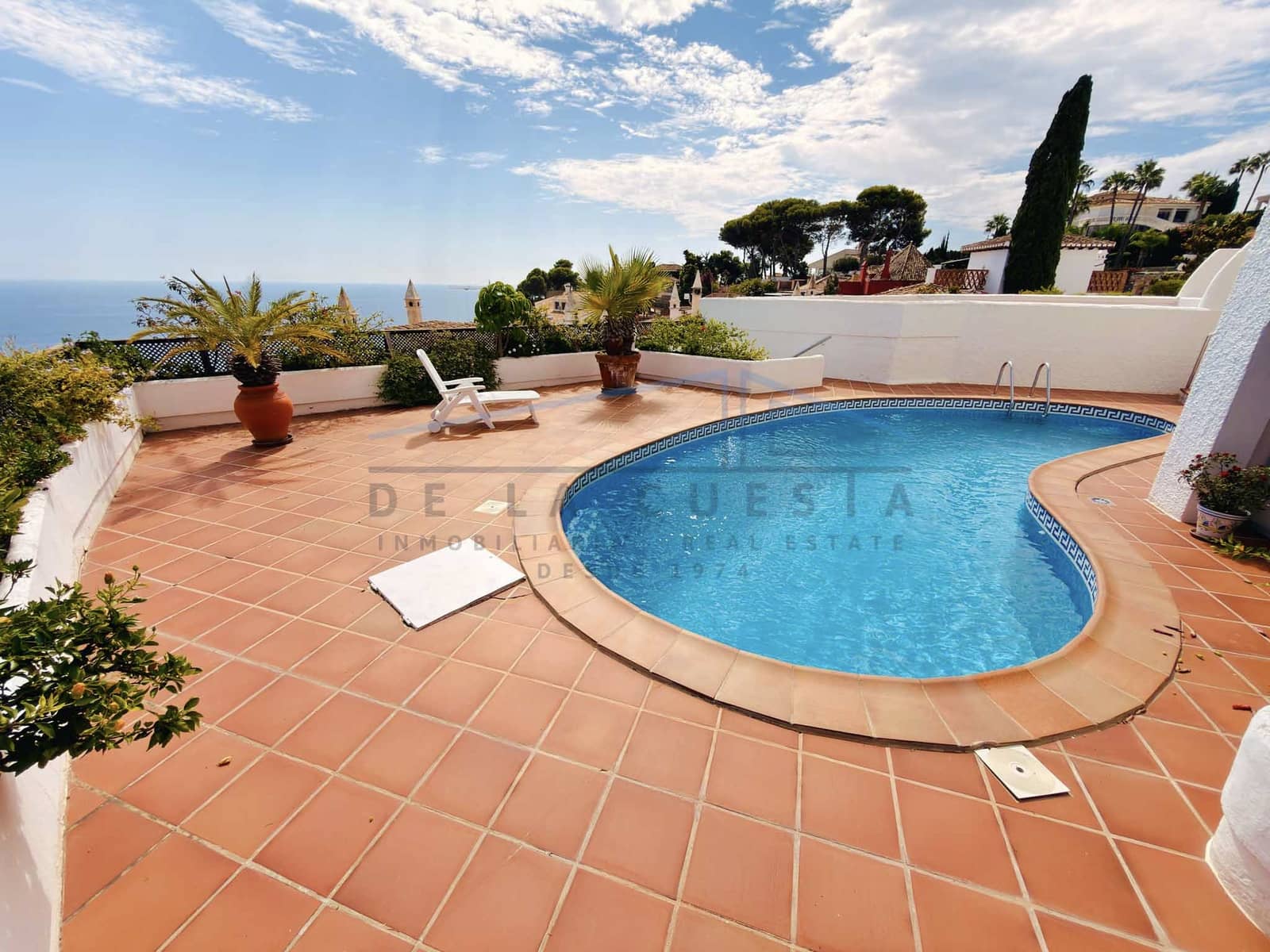 3 bedroom Villa for sale in La Herradura with pool garage - € 780,000 (Ref: 10163670)