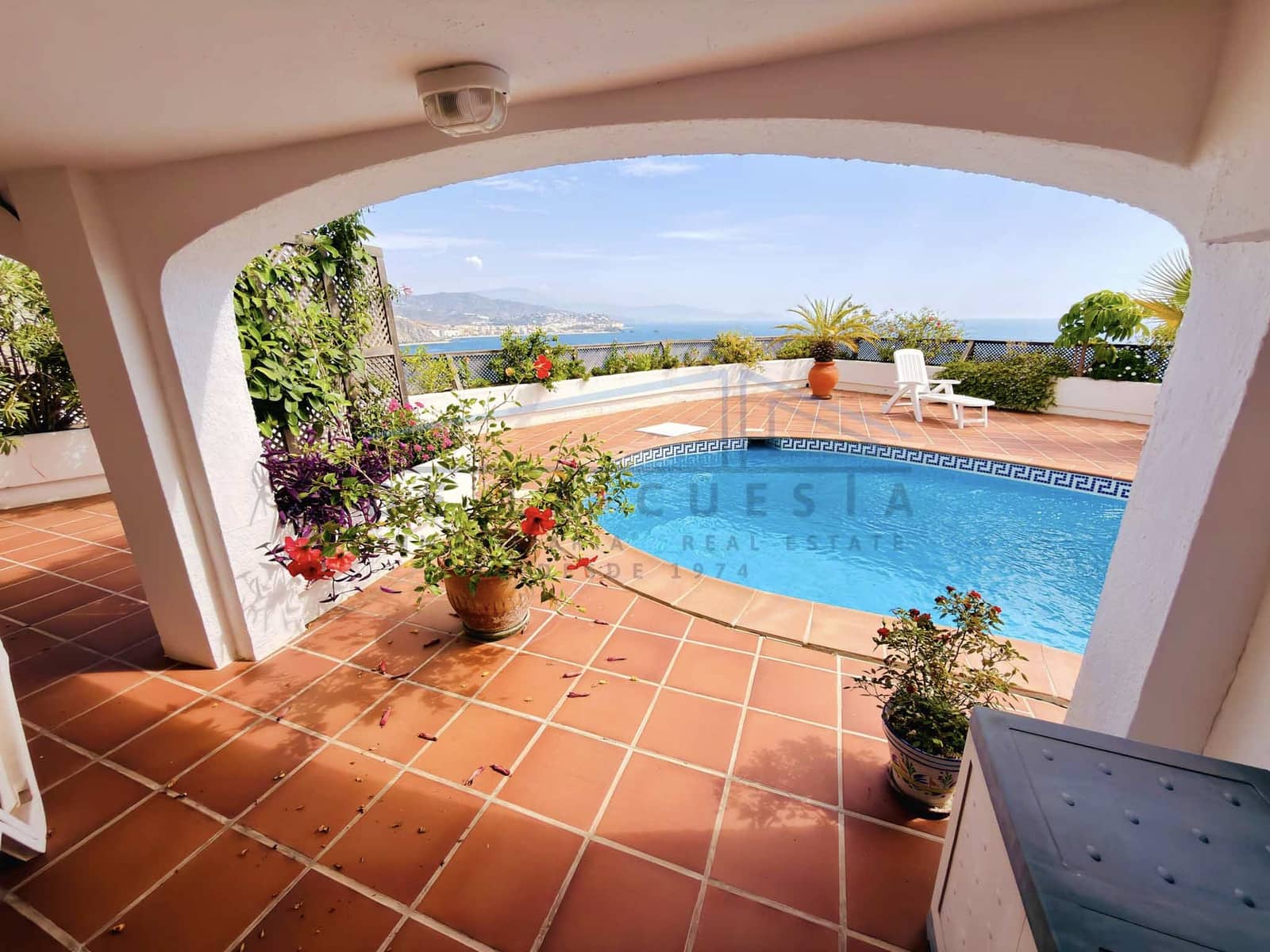 3 bedroom Villa for sale in La Herradura with pool garage - € 780,000 (Ref: 10163670)