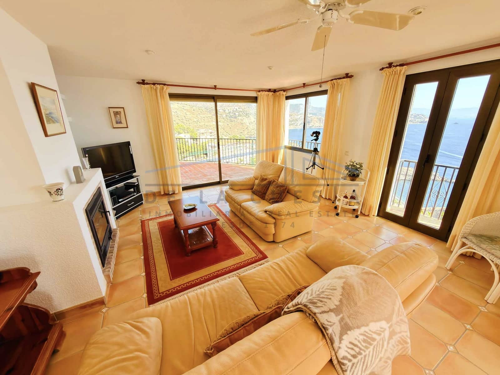 3 bedroom Villa for sale in La Herradura with pool garage - € 780,000 (Ref: 10163670)