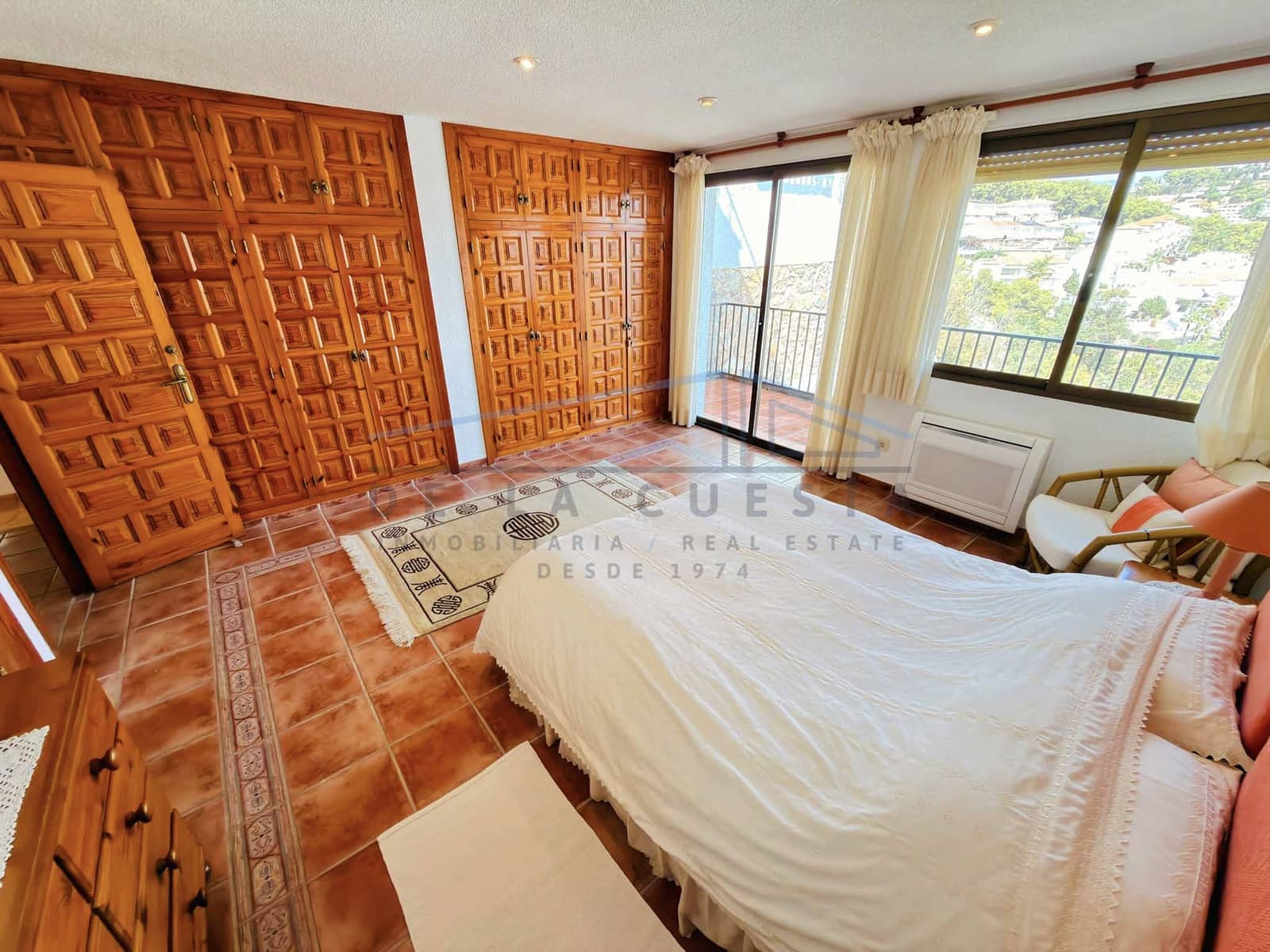 3 bedroom Villa for sale in La Herradura with pool garage - € 780,000 (Ref: 10163670)