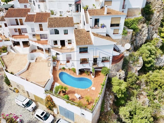 3 soveværelse Villa til salg i La Herradura, Almuñécar med swimmingpool garage - € 780.000 (Ref: 10163670)