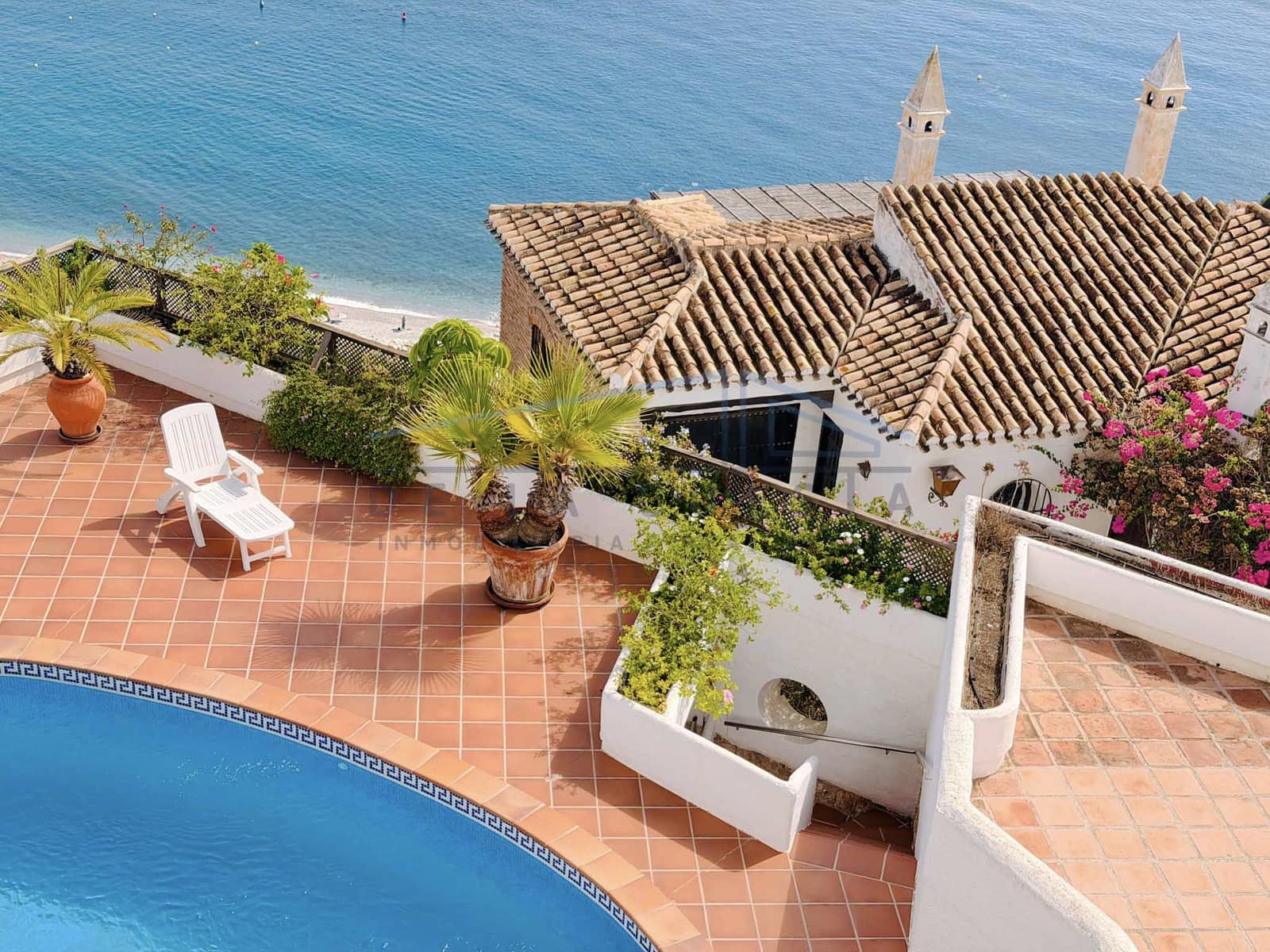 3 bedroom Villa for sale in La Herradura with pool garage - € 780,000 (Ref: 10163670)