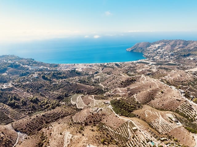 Grunde uden byggetilladelser til salg i La Herradura, Almuñécar - € 49.000 (Ref: 10165381)