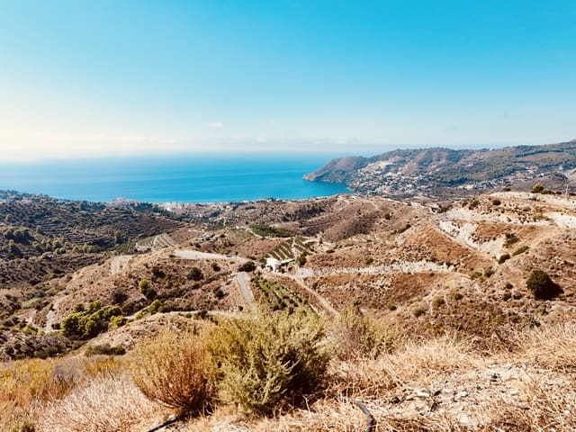 Grunde uden byggetilladelser til salg i La Herradura, Almuñécar - € 49.000 (Ref: 10165381)