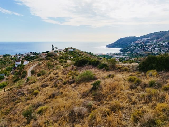Grunde uden byggetilladelser til salg i La Herradura, Almuñécar - € 150.000 (Ref: 10174197)