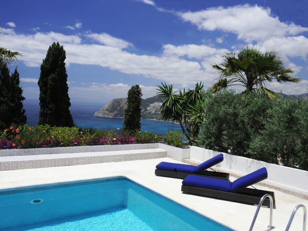 6 quarto Moradia para arrendamento para férias em La Herradura com piscina Garagem - 2 800 € (Ref: 5255995)