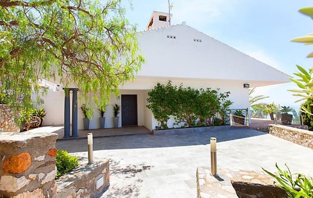 6 bedroom Villa for holiday rental in La Herradura, Almuñécar with pool garage - € 2,800 (Ref: 5255995)