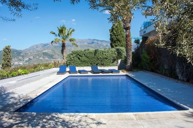 6 bedroom Villa for holiday rental in La Herradura, Almuñécar with pool garage - € 2,800 (Ref: 5255995)