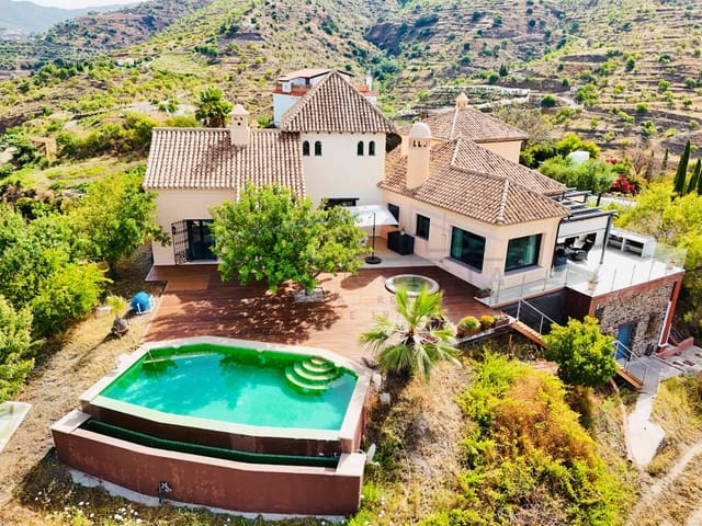 6 chambre Finca/Maison de Campagne à vendre à Almuñécar avec piscine - 1 295 000 € (Ref: 5698021)
