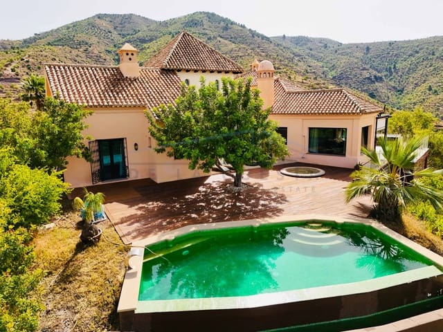6 chambre Finca/Maison de Campagne à vendre à Almuñécar avec piscine - 1 295 000 € (Ref: 5698021)