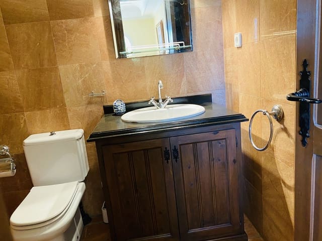 4 bedroom Semi-detached Villa for sale in La Herradura, Almuñécar with pool garage - € 620,000 (Ref: 5698032)