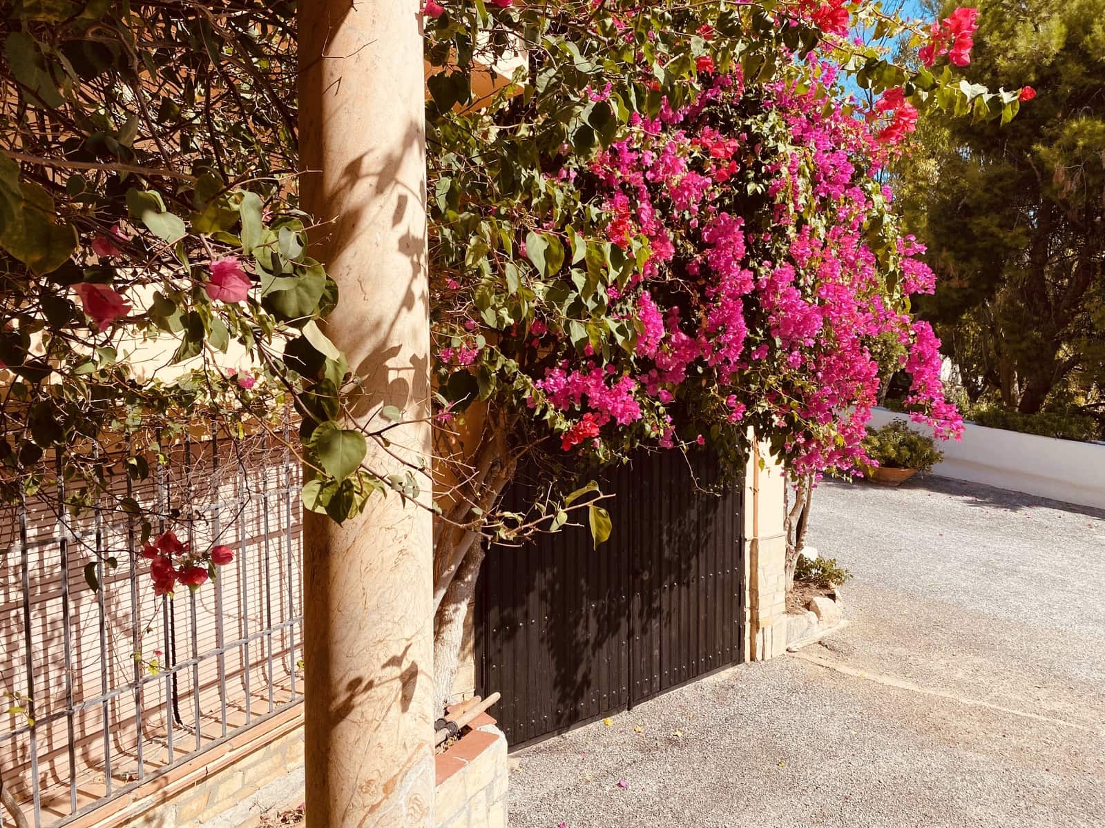 4 bedroom Semi-detached Villa for sale in La Herradura with pool garage - € 620,000 (Ref: 5698032)