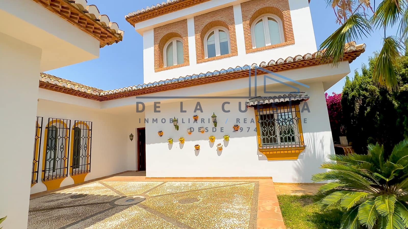 7 bedroom Villa for sale in La Herradura with pool garage - € 1,650,000 (Ref: 7706422)