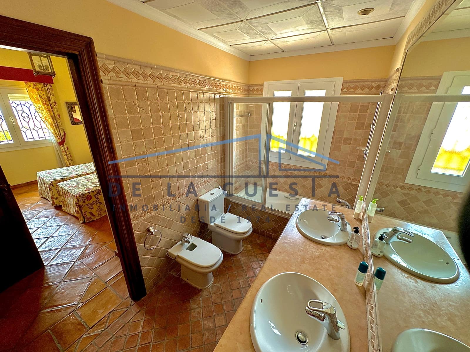 7 bedroom Villa for sale in La Herradura with pool garage - € 1,650,000 (Ref: 7706422)