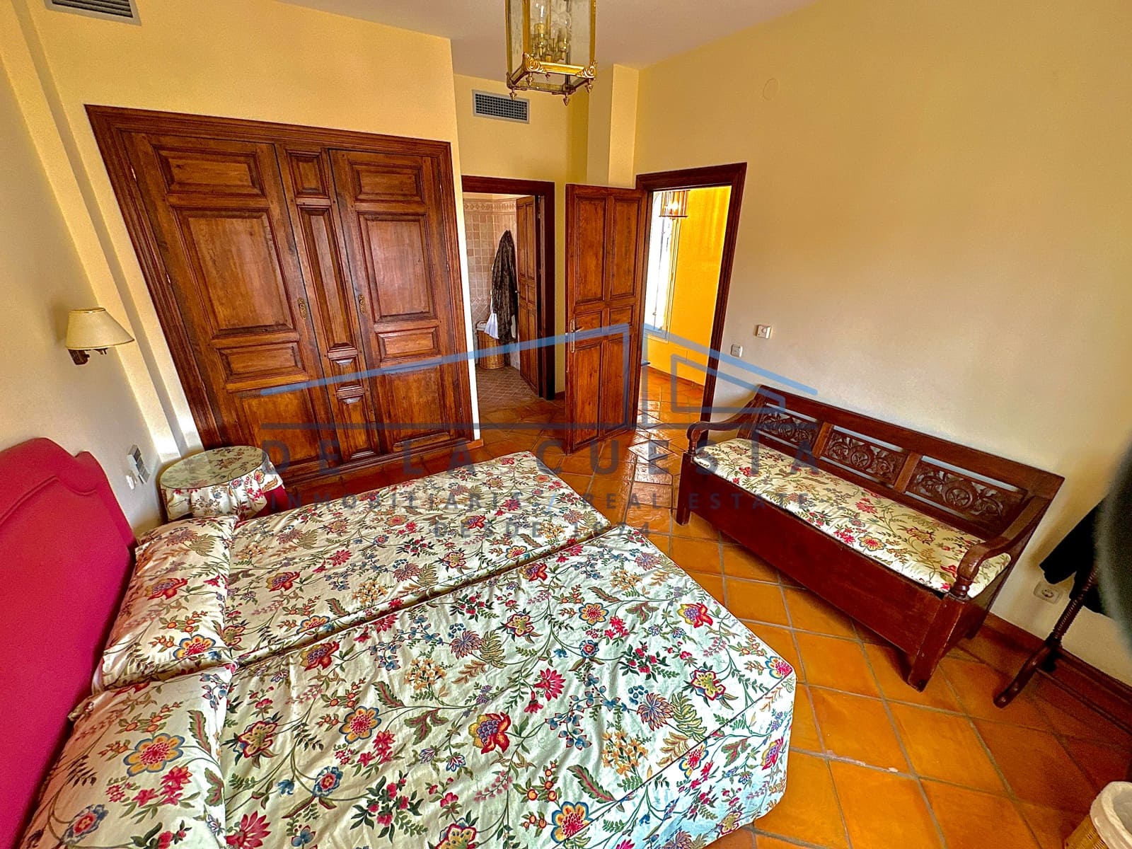 7 bedroom Villa for sale in La Herradura with pool garage - € 1,650,000 (Ref: 7706422)