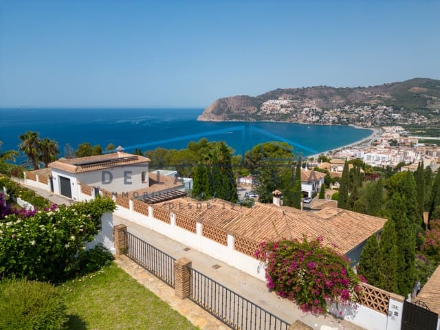 Chalet de 7 habitaciones en La Herradura, Almuñécar en venta con piscina garaje - 1.650.000 € (Ref: 7706422)