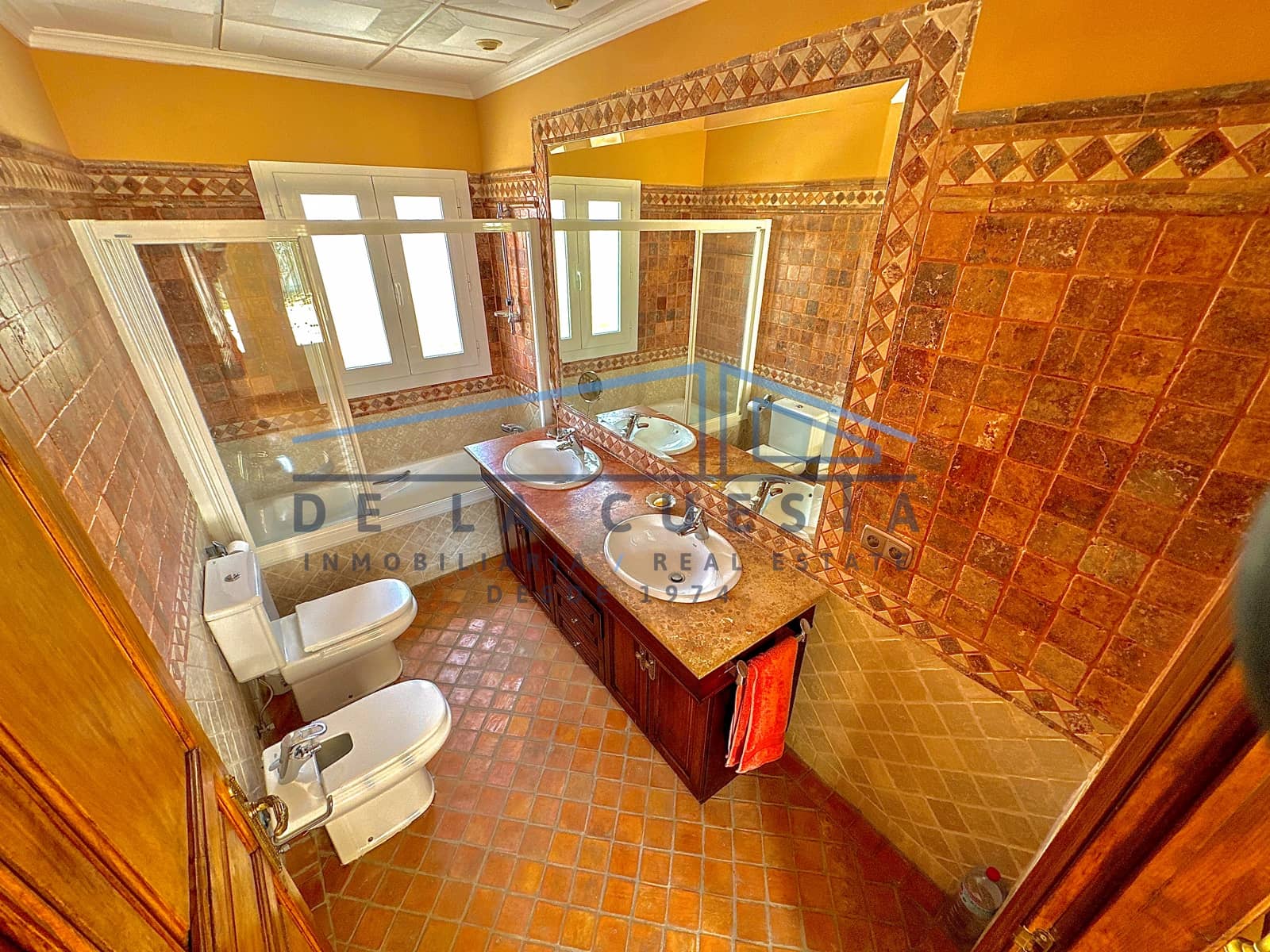 7 bedroom Villa for sale in La Herradura with pool garage - € 1,650,000 (Ref: 7706422)