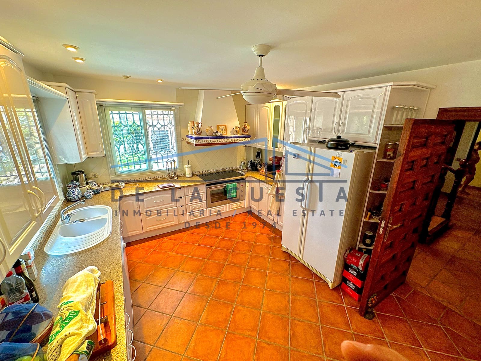 7 bedroom Villa for sale in La Herradura with pool garage - € 1,650,000 (Ref: 7706422)