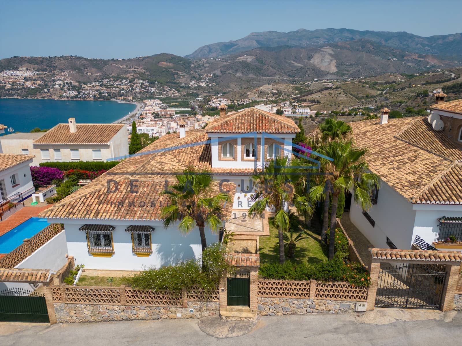 7 bedroom Villa for sale in La Herradura with pool garage - € 1,650,000 (Ref: 7706422)