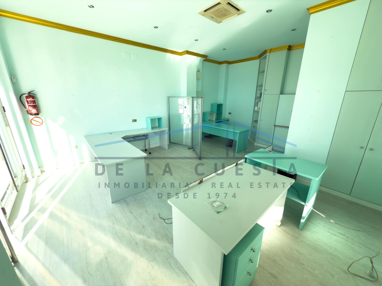 Erhverv til salg i La Herradura - € 399.000 (Ref: 8816453)