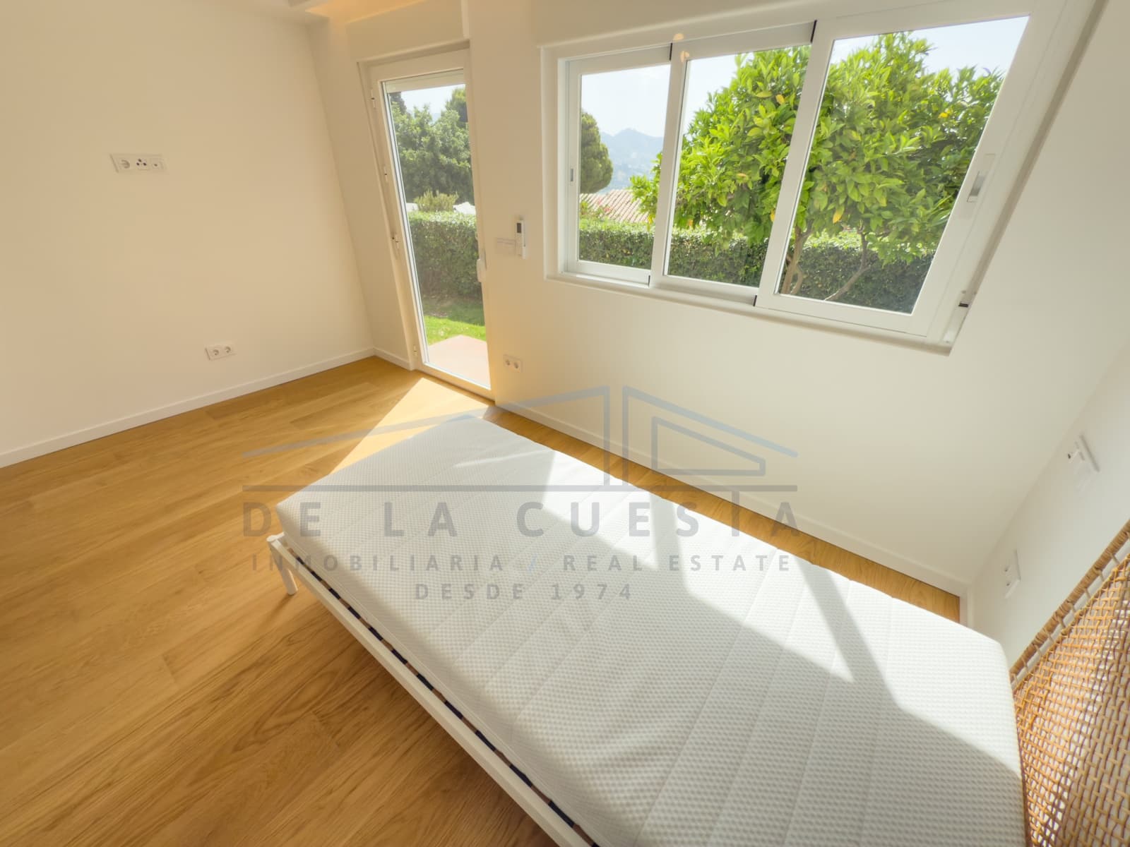 Villa/Maison Mitoyenne à vendre à La Herradura - 390 000 € (Ref: 9099638)