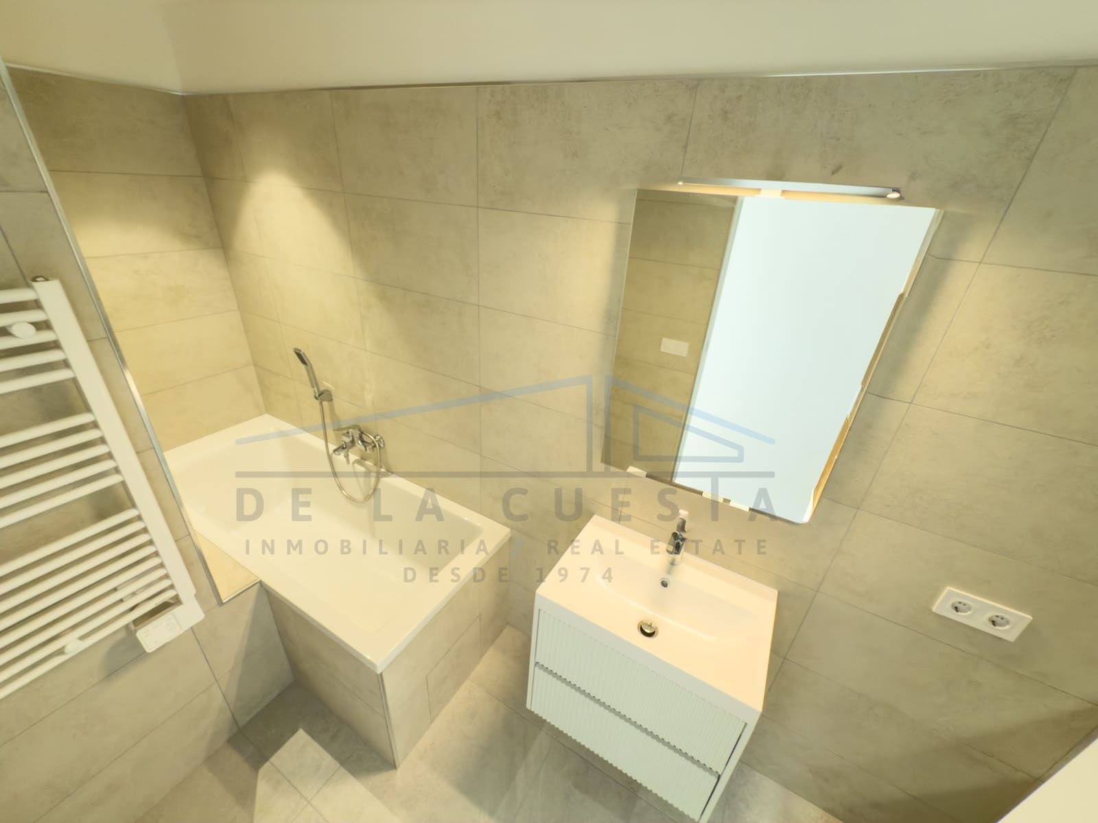 Villa/Maison Mitoyenne à vendre à La Herradura - 390 000 € (Ref: 9099638)