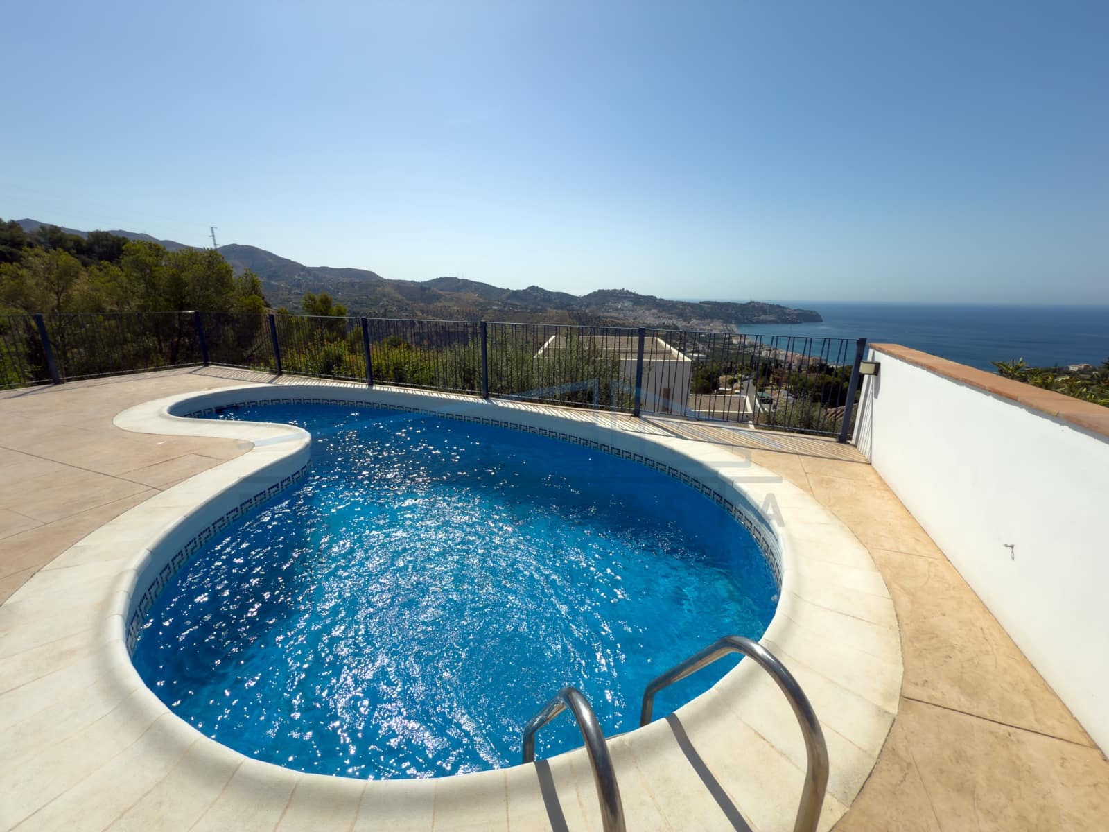 3 camera da letto Villa in vendita in La Herradura con piscina garage - 900.000 € (Rif: 9116528)