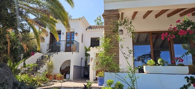 3 soverom Villa til salgs i La Herradura, Almuñécar med svømmebasseng garasje - € 900 000 (Ref: 9116528)