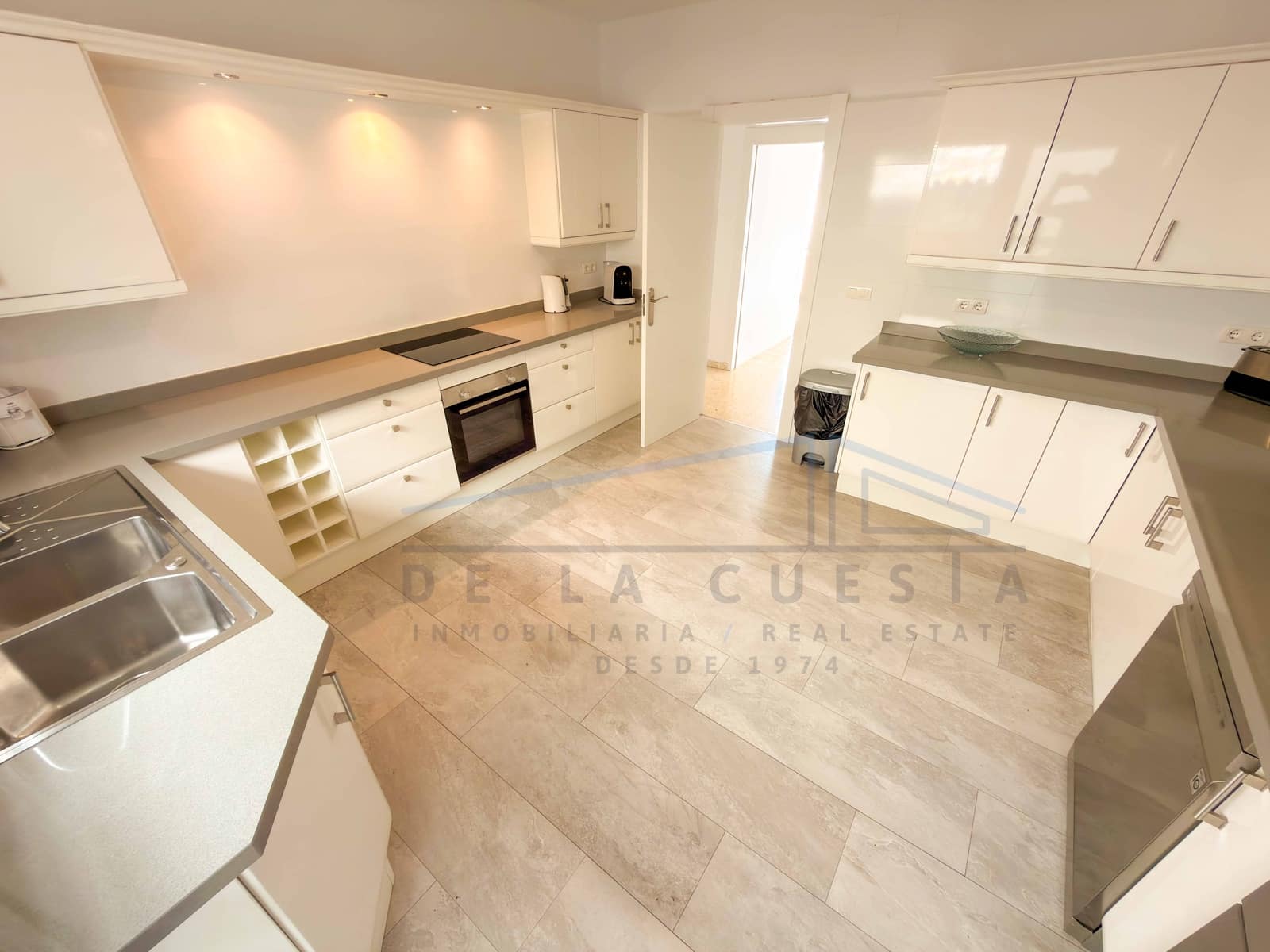 Chalet de 6 habitaciones en La Herradura en venta con piscina garaje - 2.380.000 € (Ref: 9353818)